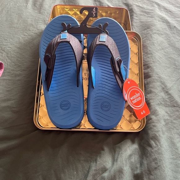 Wonder Nation Blue and Black Flip Flops - Picture 2 of 7